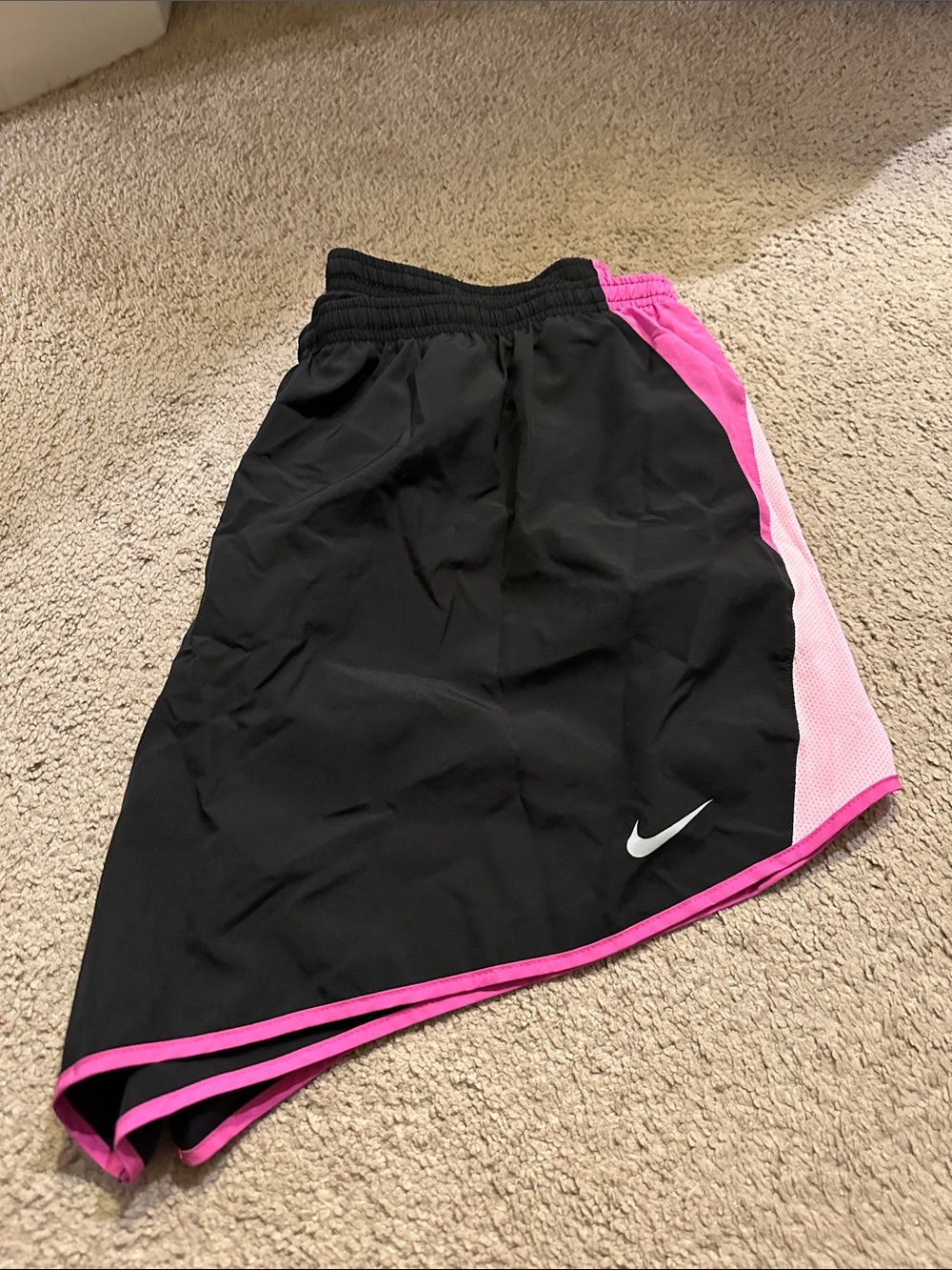 Nike Women’s Black Running Shorts with Pink Trim - Picture 4 of 6